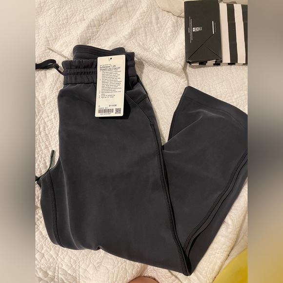 lululemon soft streme hr straight leg crop 24” size 2 nwt - Picture 1 of 2